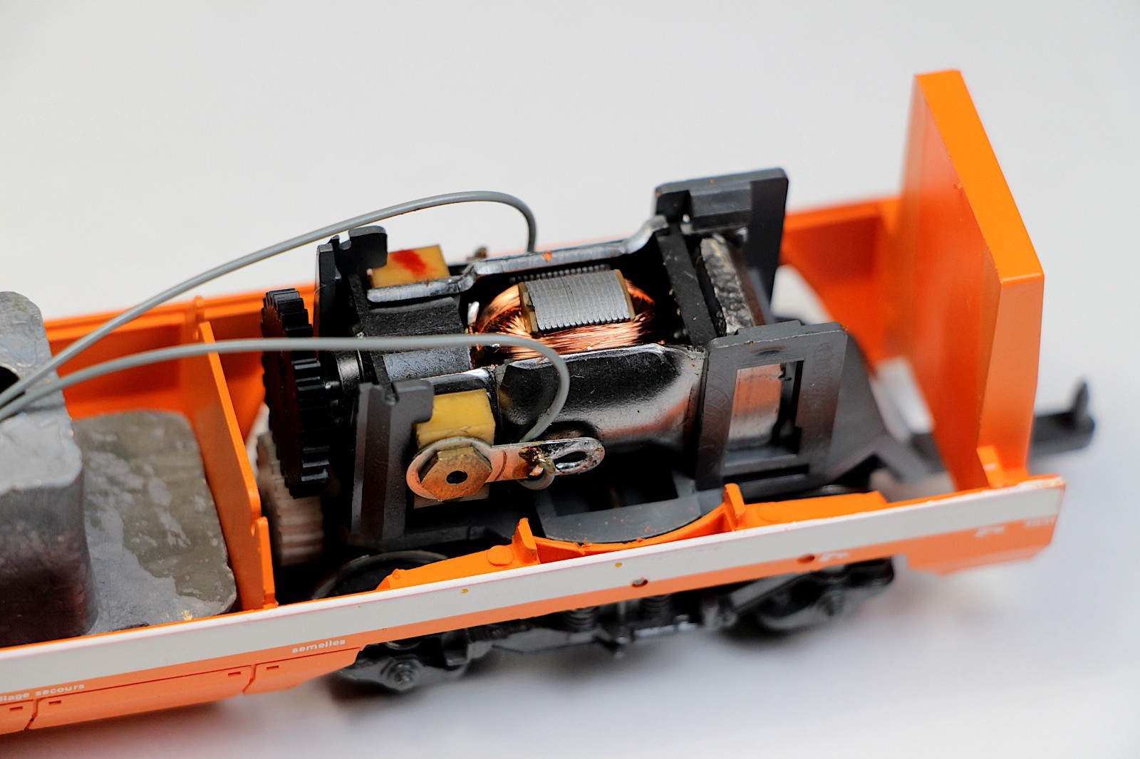 Jouef TGV 23084 Train Grande Vitesse HO Scale Electric Train 8800 Engine in Box