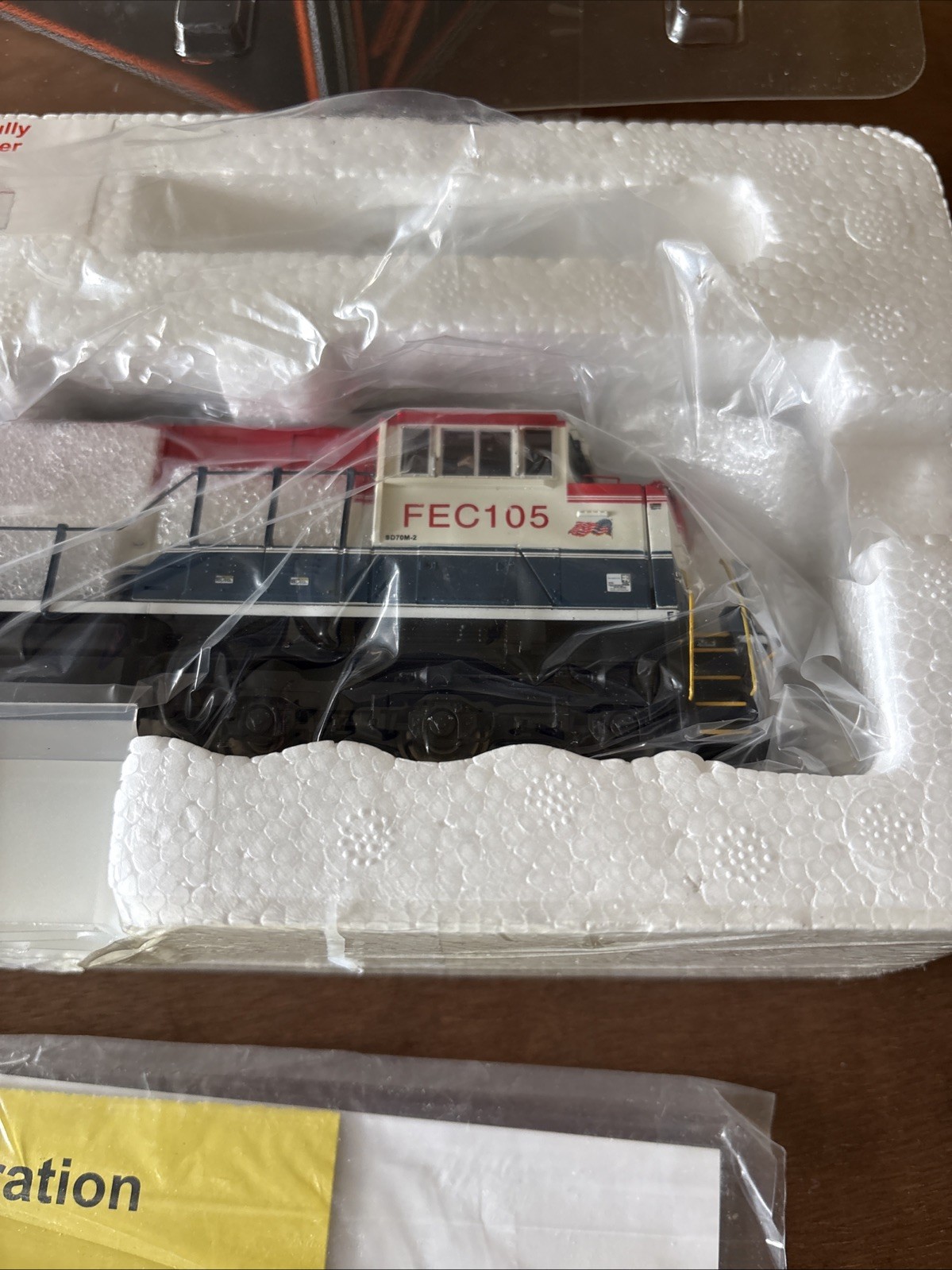 HO scale Smthe Florida East Coast FCE SD70M-2 Locomotive #105 DCC ready New