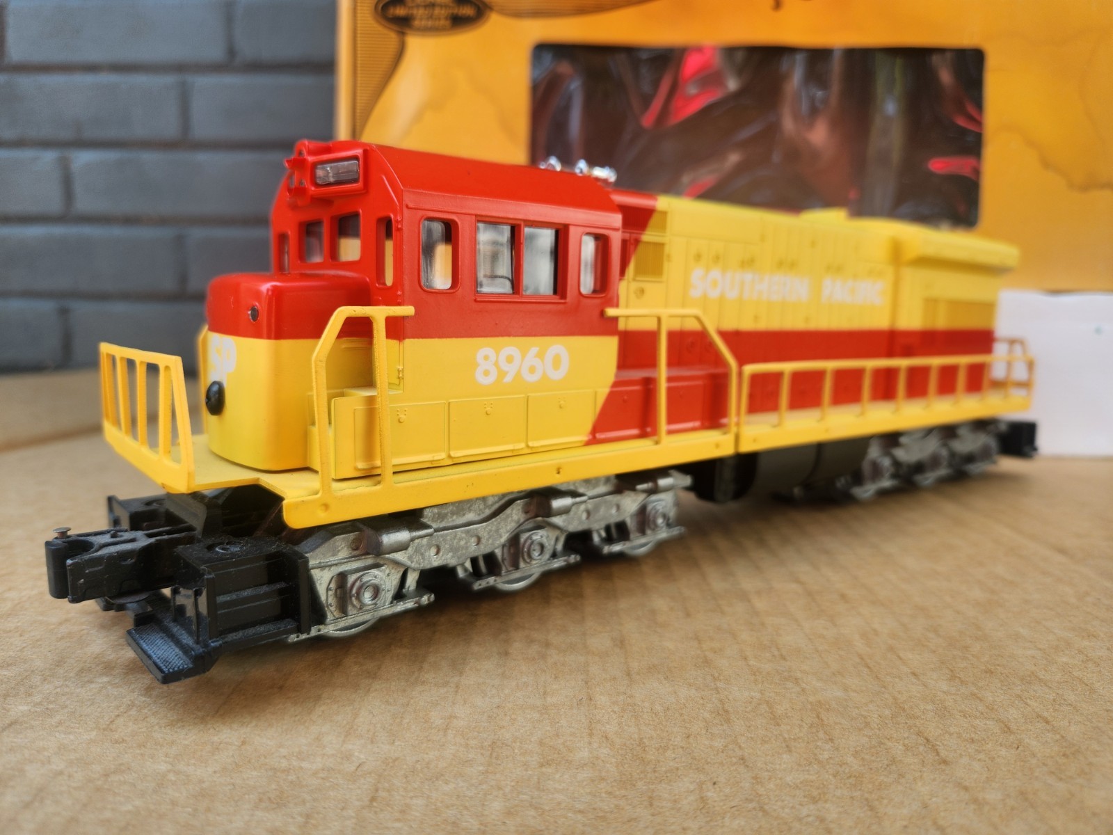 Lionel 8960 SP Southern Pacific Powered U36C Diesel Switcher Locomotive w/ Box