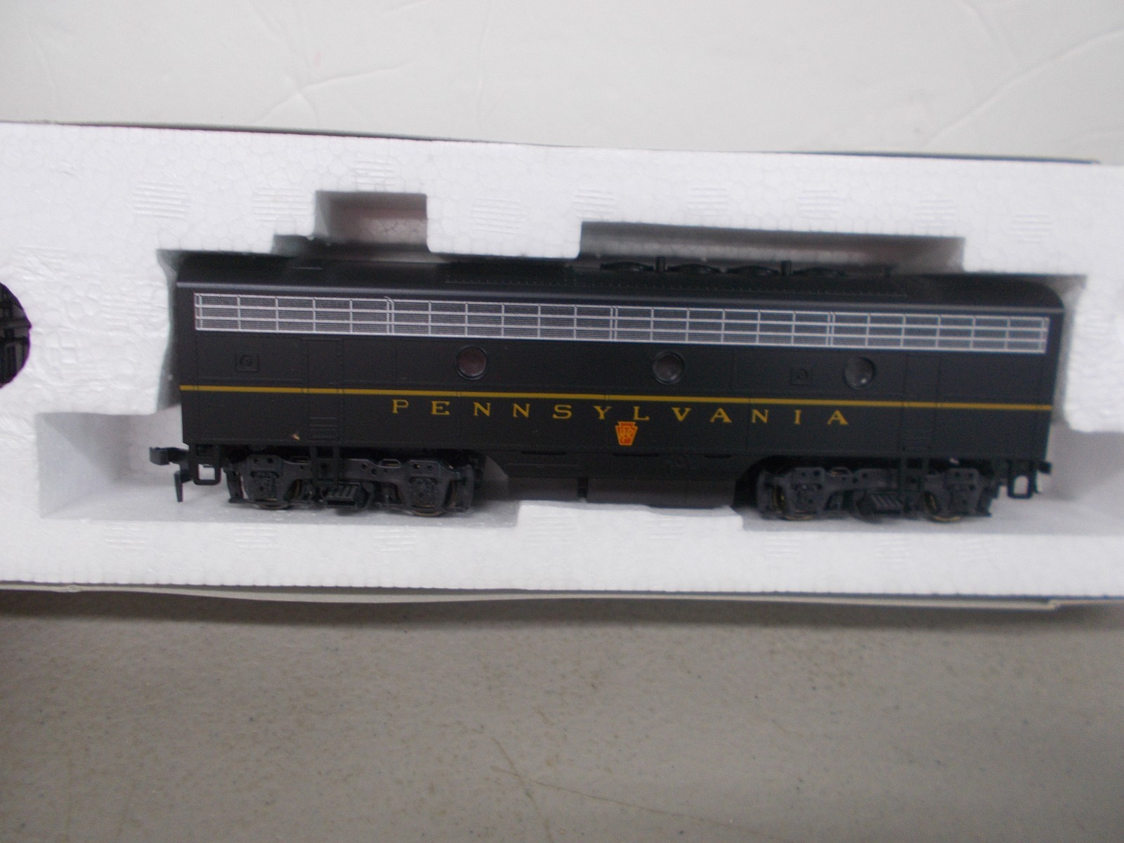 STEWART / KATO # 8441~ PENNSYLVANIA F3B PWD. LOCOMOTIVE ~ NIB ~ HO SCALE ~LOT-TA