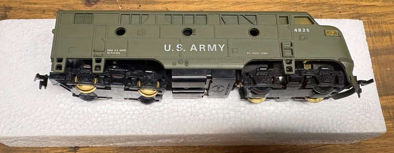 Vintage Cox HO Scale US Army F3 Diesel Locomotive 6111-6 Tested & Working