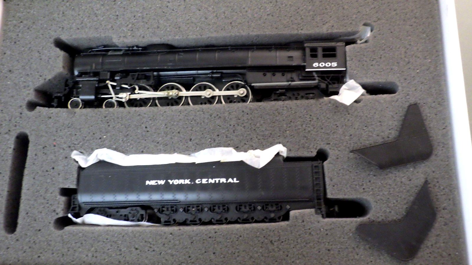 HO-Bachmann Plus #11305 NIAGARA 4-8-4 Locomotive & Tender NYC New York Central