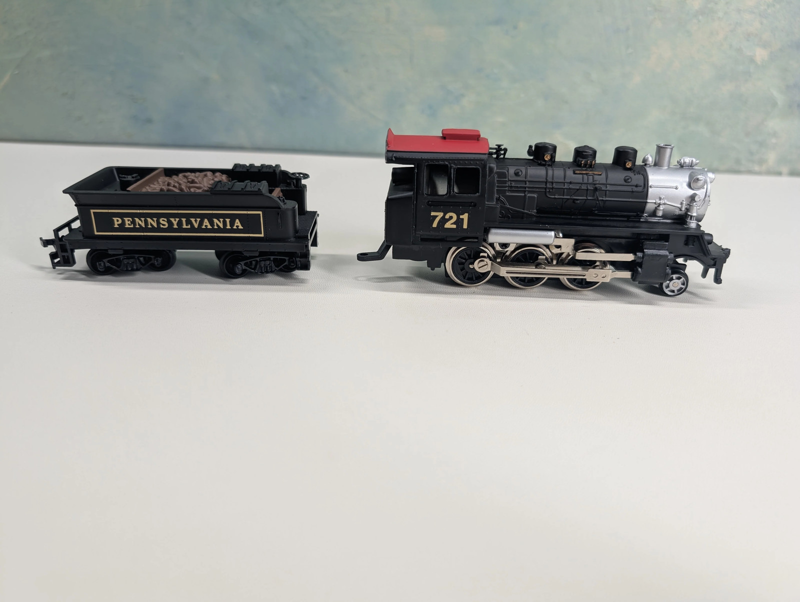 Model Power 6721 HO Scale 2-6-0 Steam Locomotive PRR #721 Runs Great! DC READ
