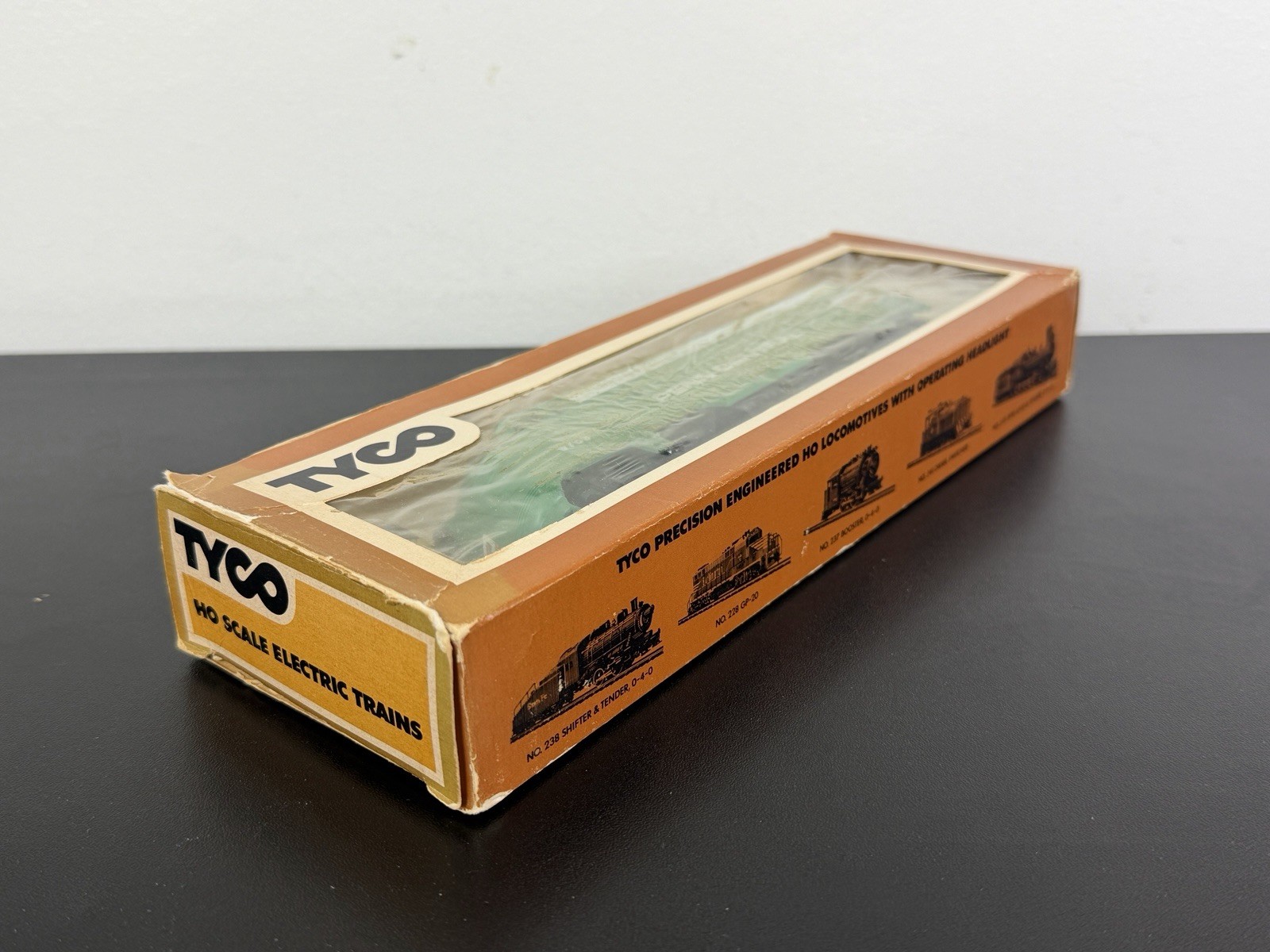 NEW TYCO HO Scale 224R:1200 Penn Central Diesel F9 A Unit Locomotive 9769 NOS