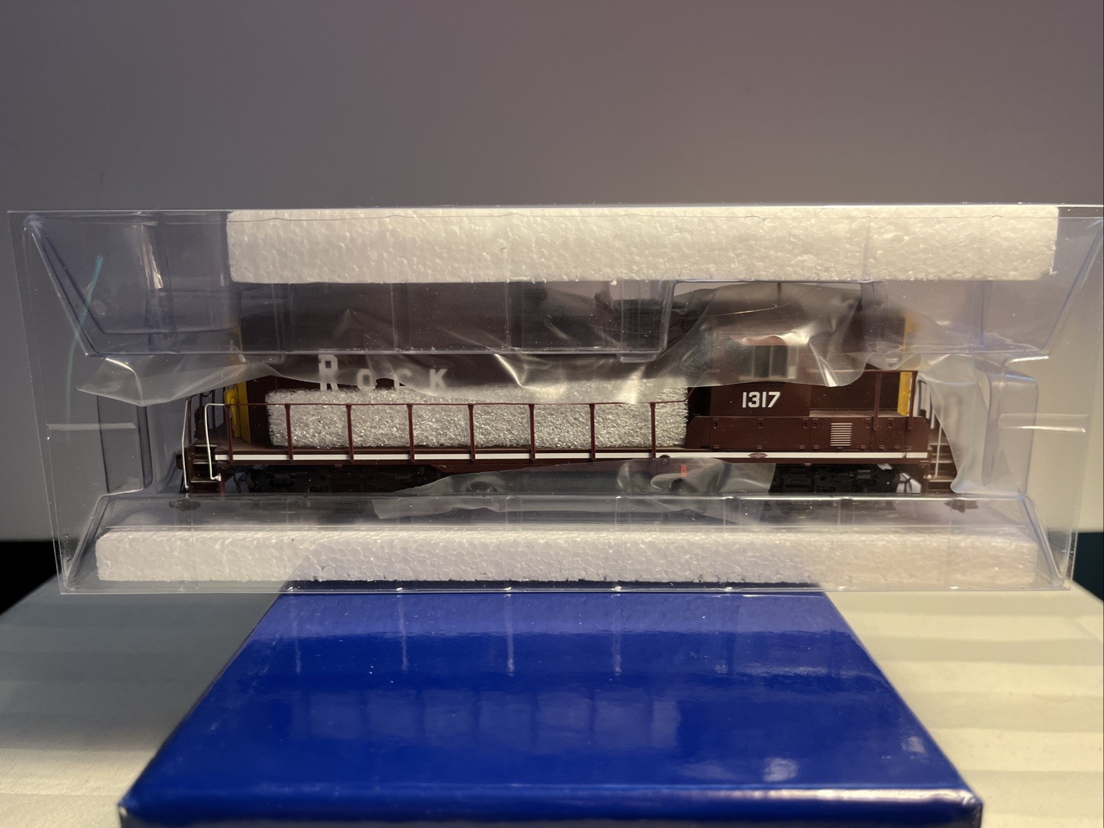 HO Scale Athearn Genesis Rock Island GP9 #1317 DCC/Sound TESTED
