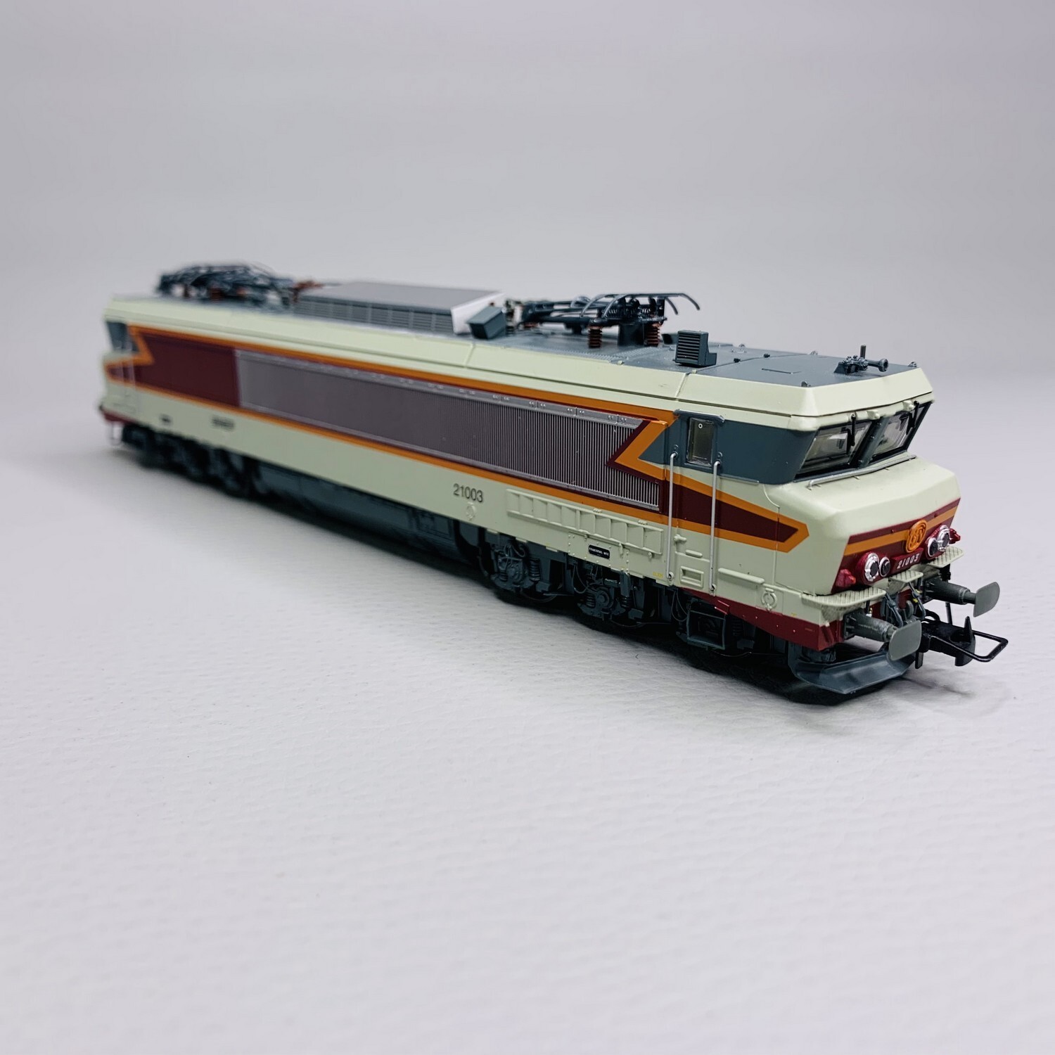 Jouef Hj2421 Cc 21003 Livery Grand Comfort Gray/Red/Orange, Air Intakes