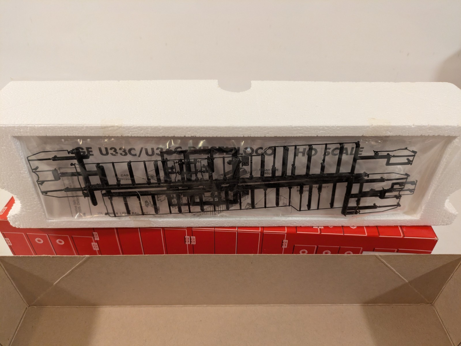 HO GE U33C Milwaukee Road DCC Ready NIB NOS # 8524