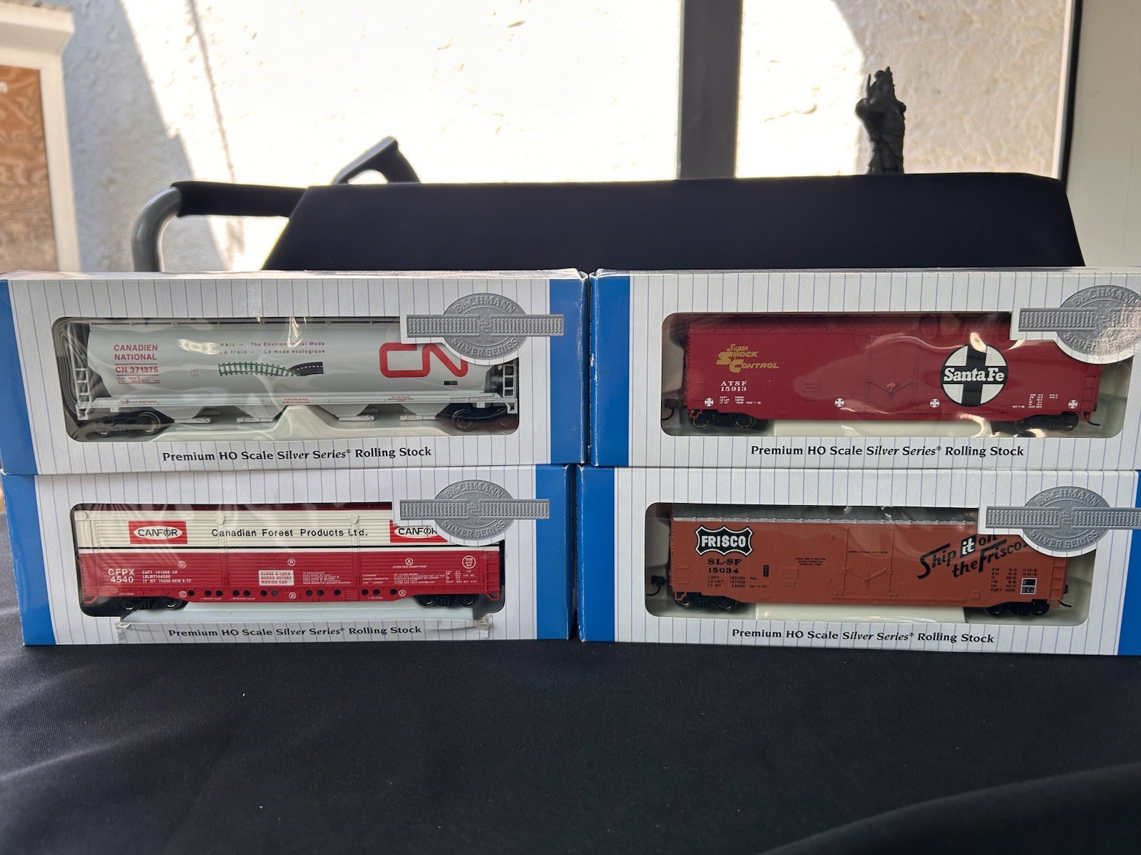 Lot of 4 Bachman HO Silver Series Rolling Stock cars with boxes