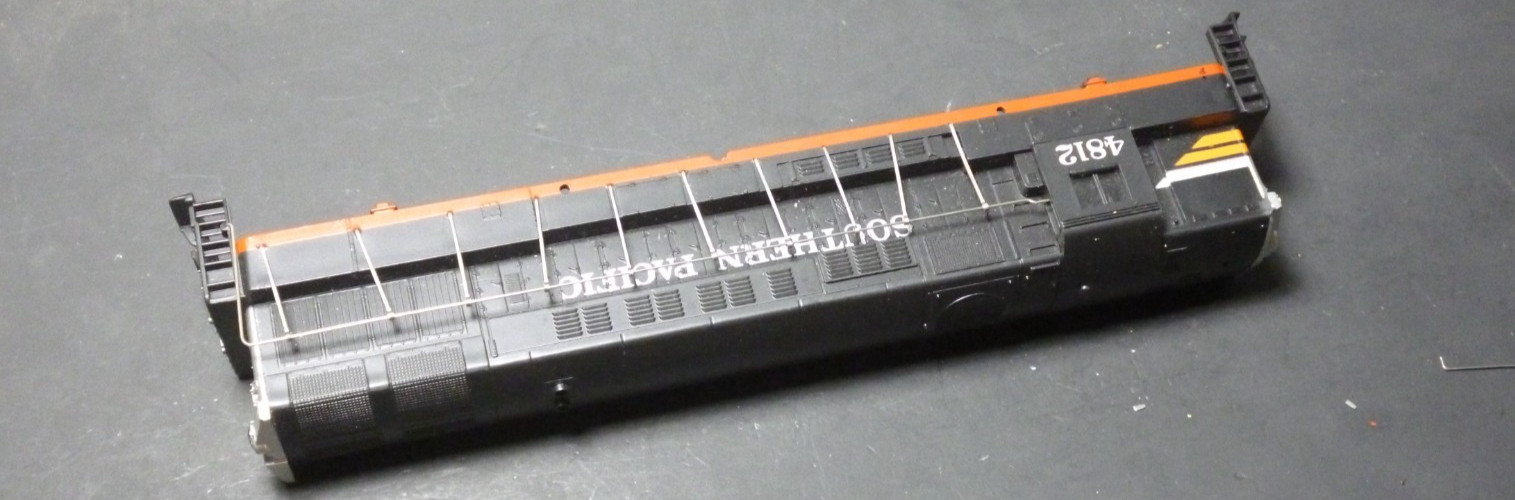 Ho Athearn Diesel locomotive FM trainmaster shell southern pacific
