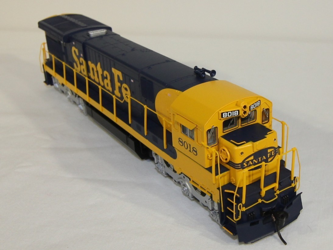 HO BLI Paragon 2 sound DC/DCC GE C30-7 ATSF #8018 Santa Fe classic blue/yellow