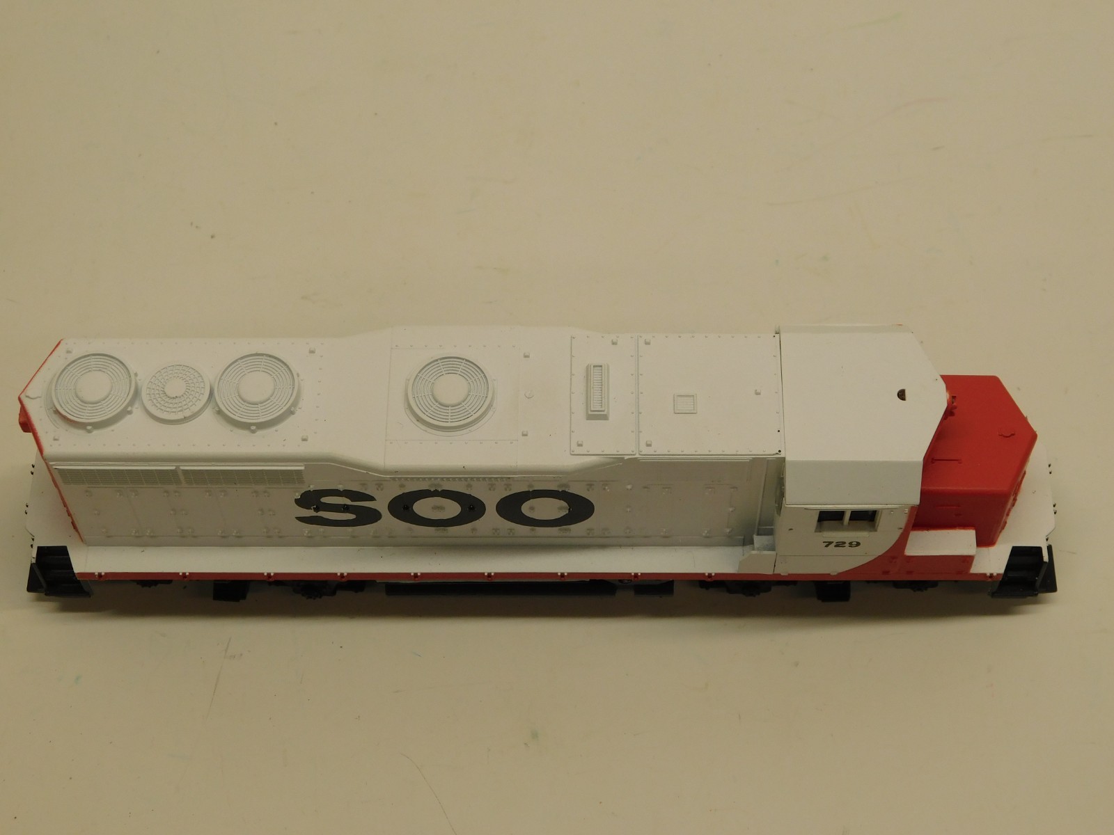 Athearn HO Blue Box SOO Line GP-35 Diesel Engine #729 – Powered Unit