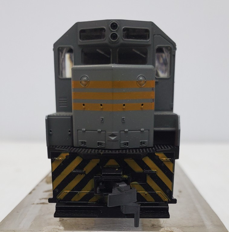 KATO 37- 024 GP35 Canadian pacific #8205 with DB