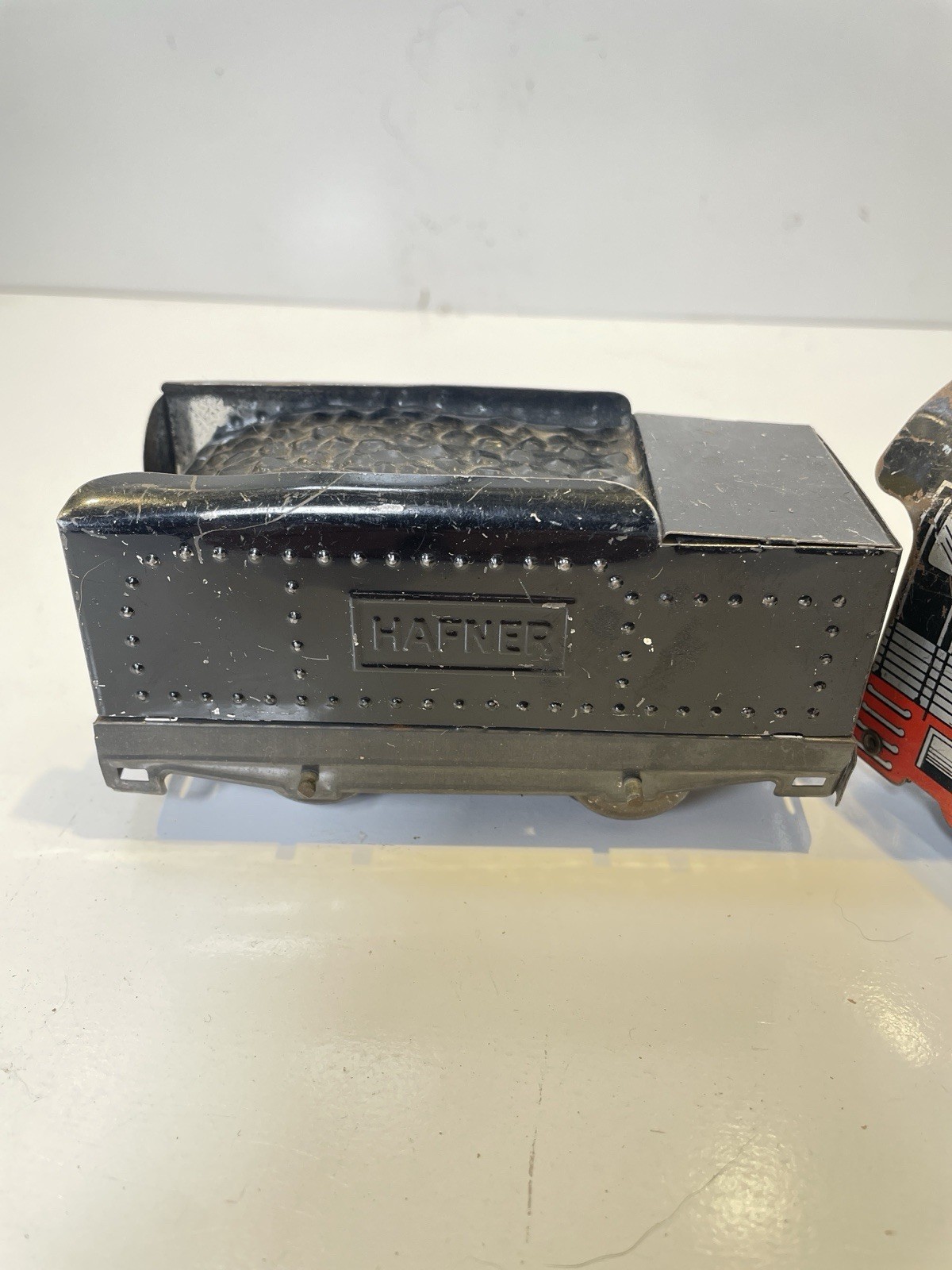 Vintage HAFNER TRAINS #2000 Tin O-Gauge Wind-Up Locomotive & Tender – Working
