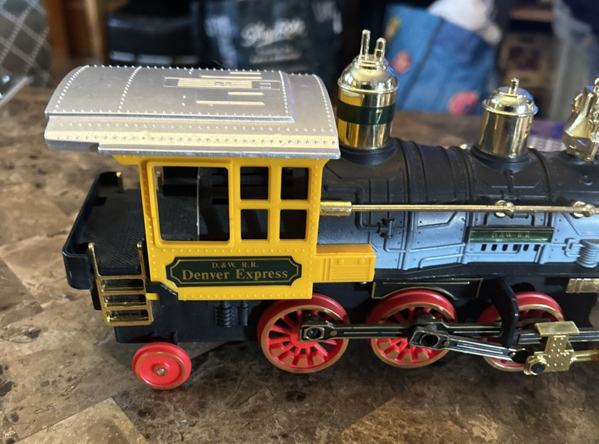 Denver Express D&W Rail Road Engine Tested, Works!!
