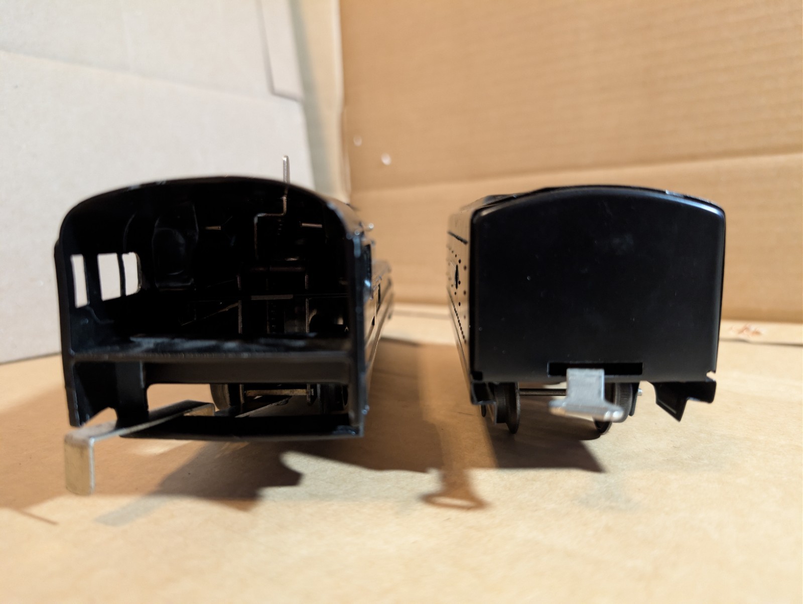 Lionel 1588 Clockwork Torpedo Locomotive with Tender – Possible Repaint Runs