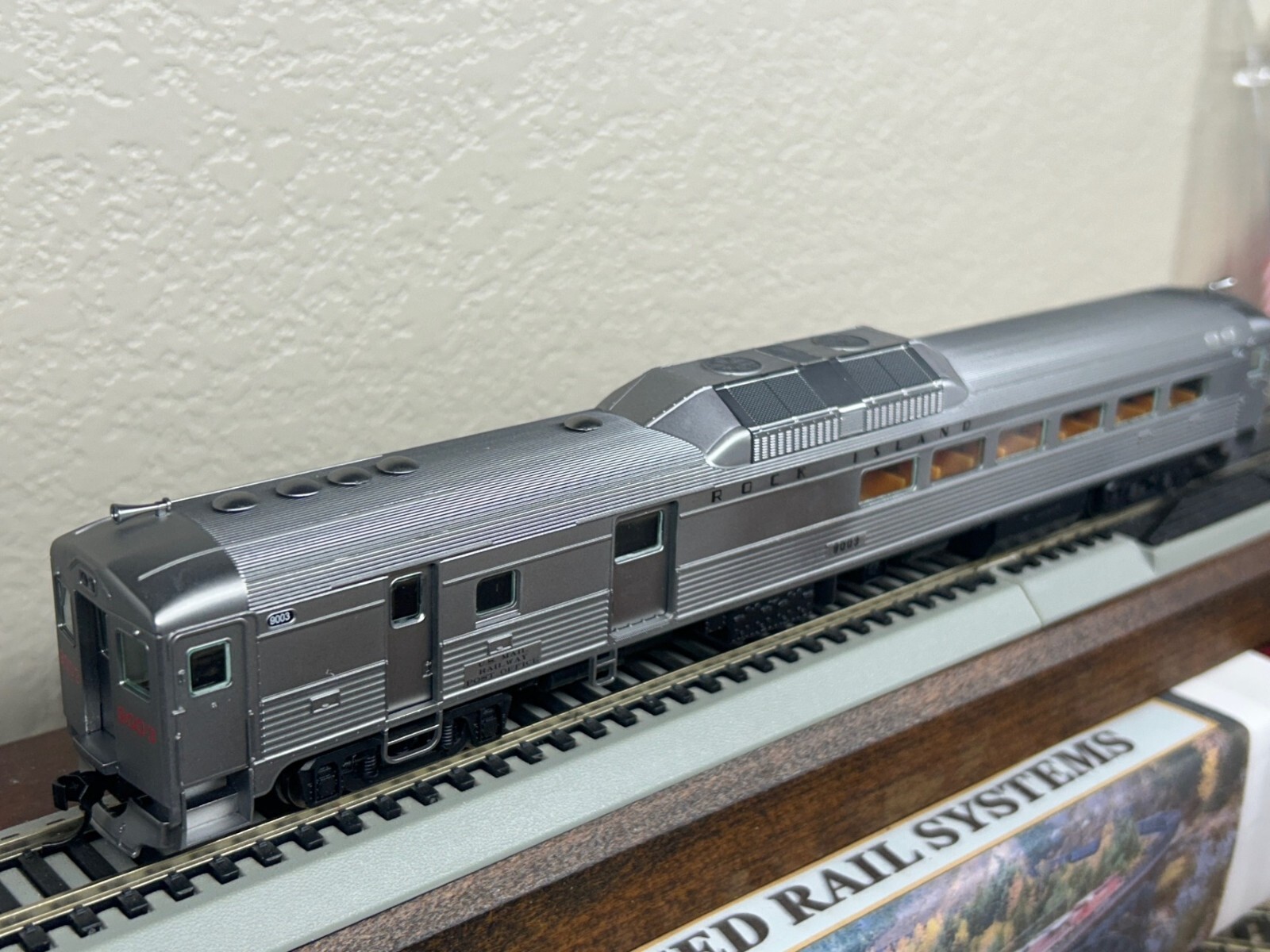 BUDD RDC3 RAIL DIESEL LOCO- ROCK ISLAND – DC / DCC Ready ” PLATED ” HO Scale NEW