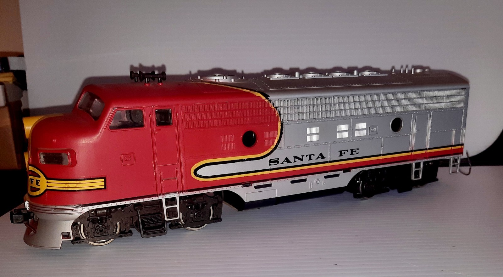 Vintage Atlas O Scale Santa Fe F9 Diesel Locomotive #6101 Roco Austria Chassis