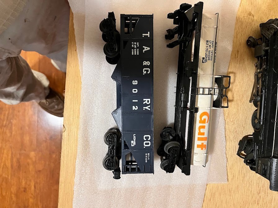 Lionel Train Set, Engine 2026, 027 Good condition