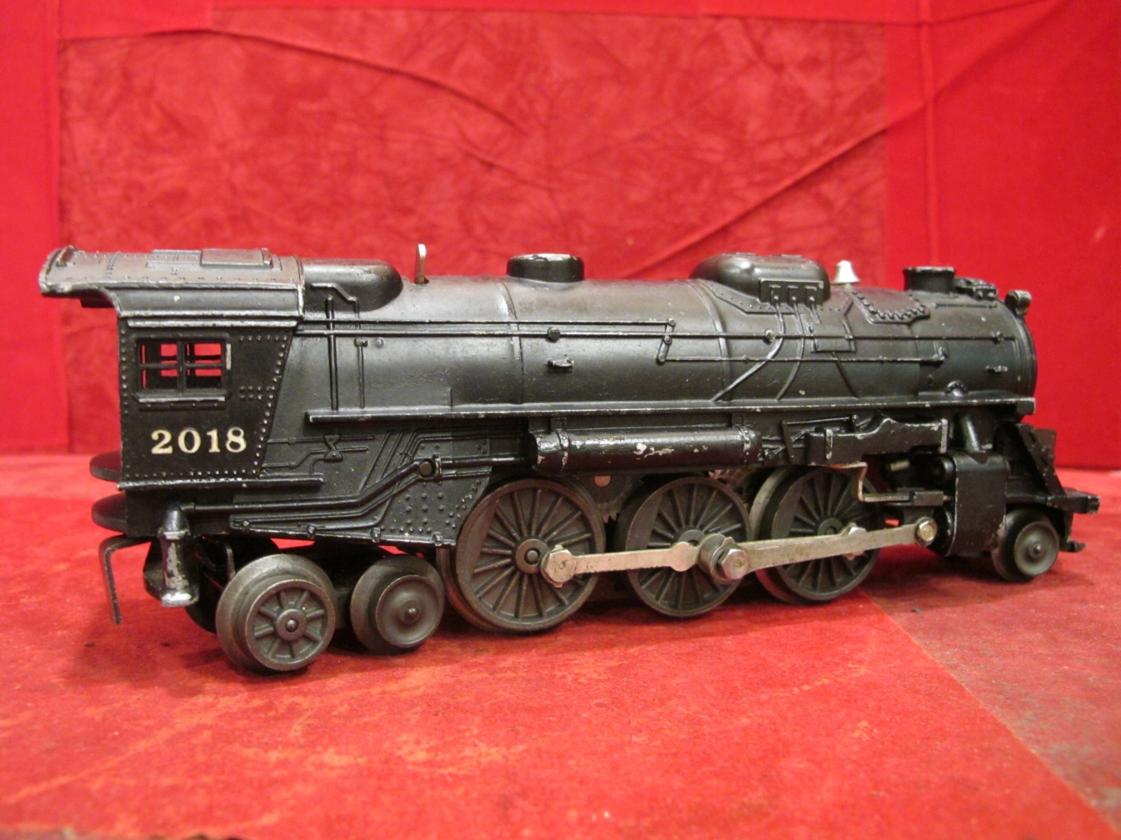 Lionel #2018 2-6-4 Steam Locomotive. Runs and LIGHTS and smokes