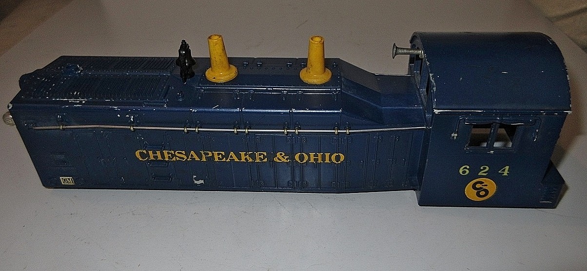 LIONEL #624 CHESAPEAKE & OHIO NW2 DIESEL,BODY W/ALL TRIM PARTS ONLY