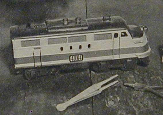 Diesel Locomotive Streamliner 1950 How-To build PLANS battery powered