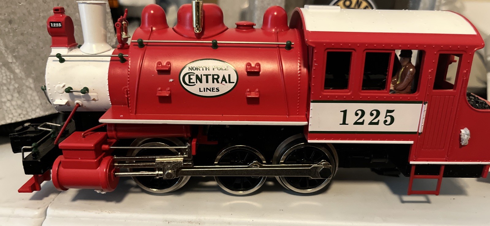 North Pole Central Line 1225 train With Control
