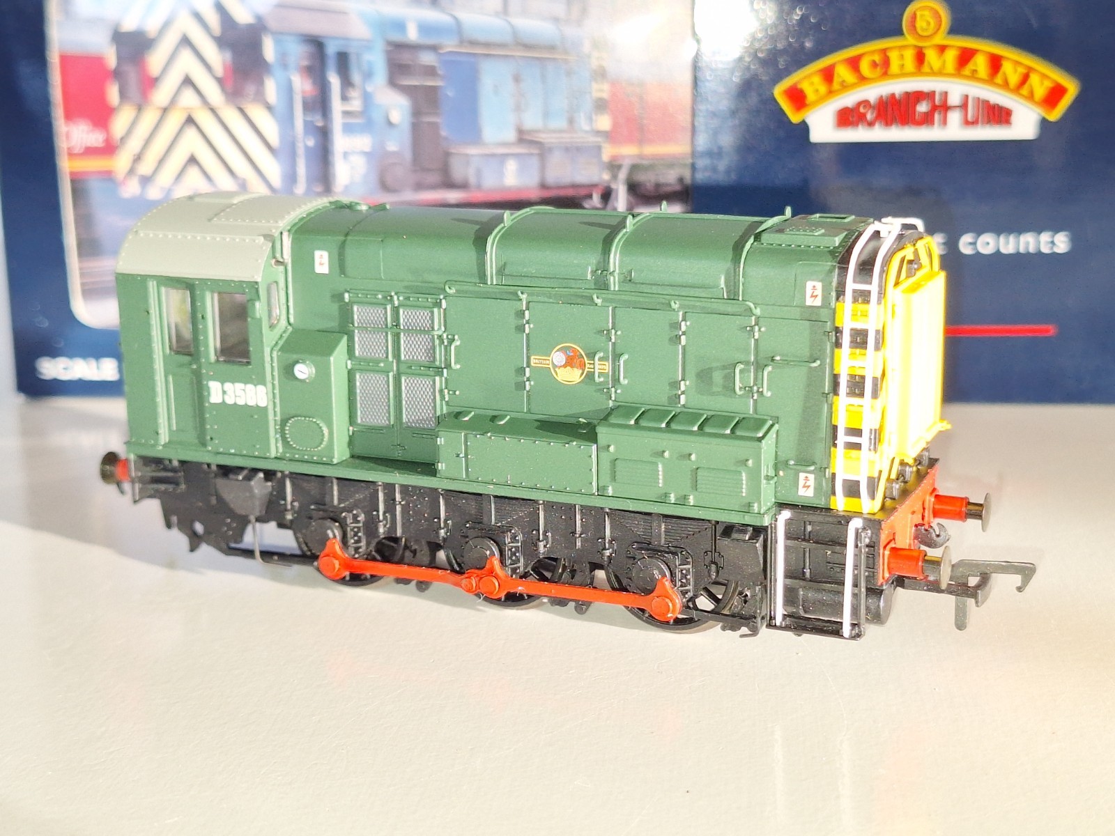 Bachmann 32101A 08 Diesel Loco. New Old Stock. Mint Cond.2 Rail DC. Box.OO Scale