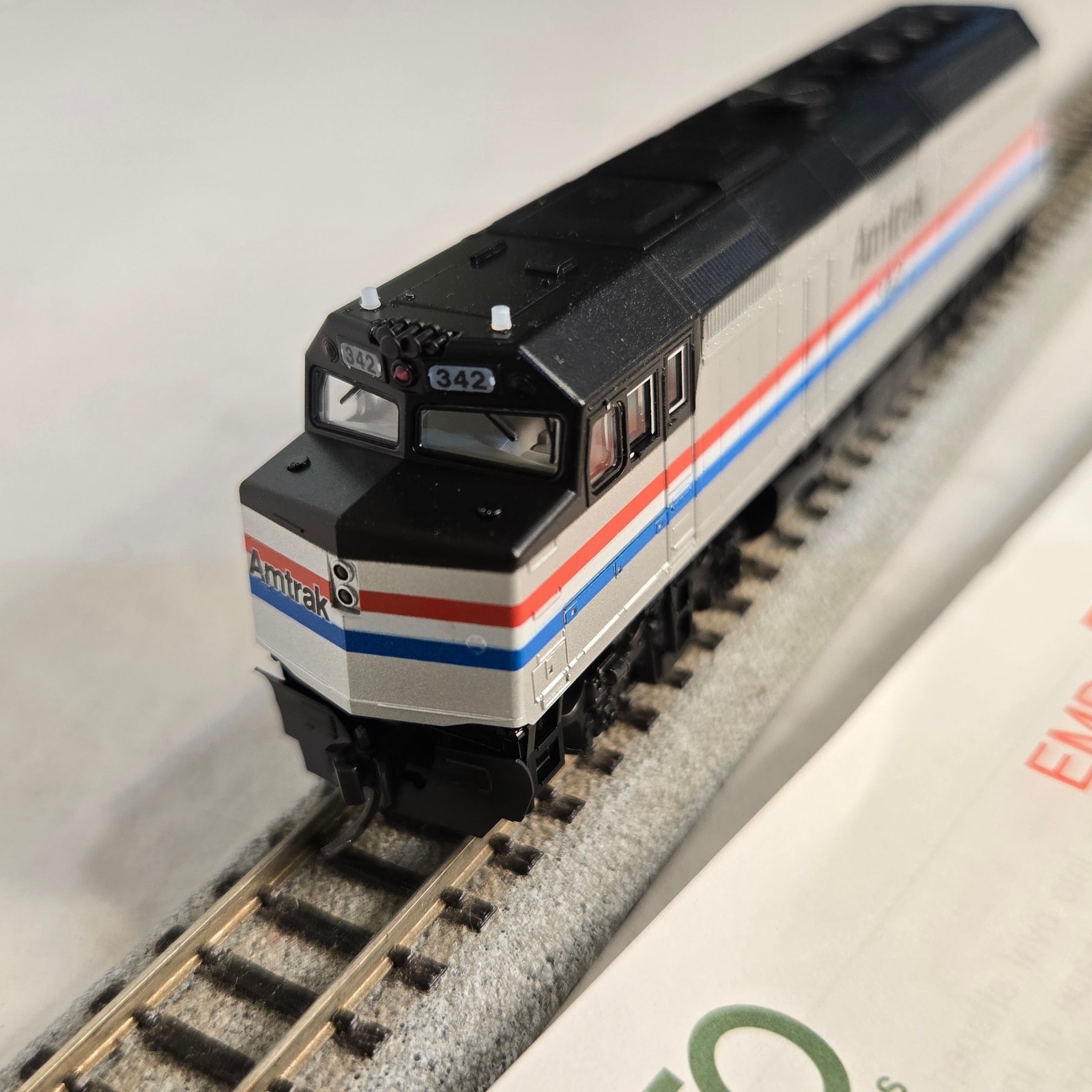 Kato 176-6101 Amtrak N EMD F40PH Locomotive. Runs. Japan.