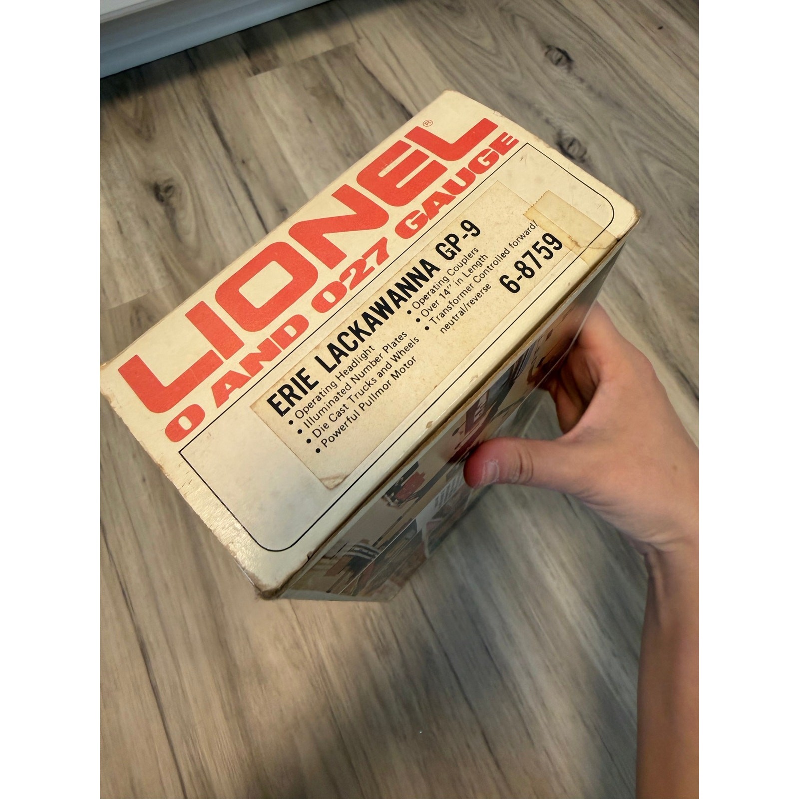 Lionel 6-8759 O Gauge Erie Lackawanna GP-9 Diesel Locomotive #8759