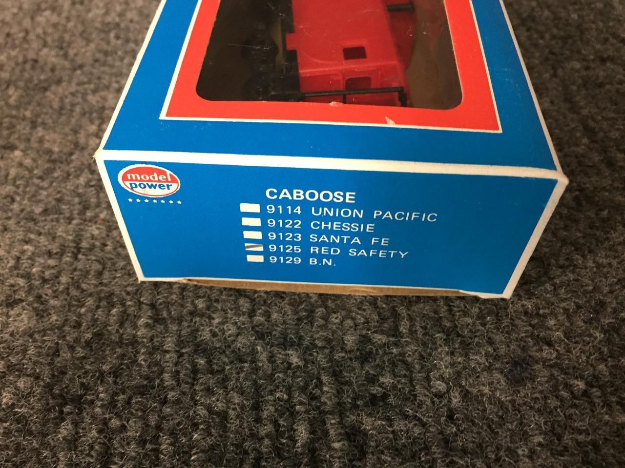 Model Scale HO Locomotive 2-6-0 with Tender Box Gondola Tank Caboose Train Cars