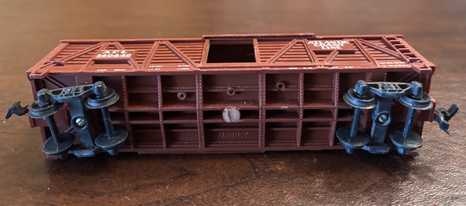 Varney HO Scale Locomotive Missouri Pacific, Box Car, Gondola, Caboose Train Set
