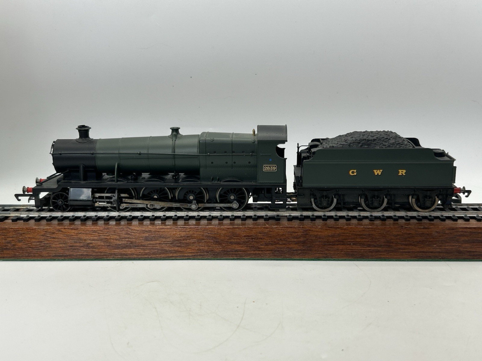 OO Hornby R2153B GWR Class 2800 2-8-0 Steam Locomotive – (EX BOXED)