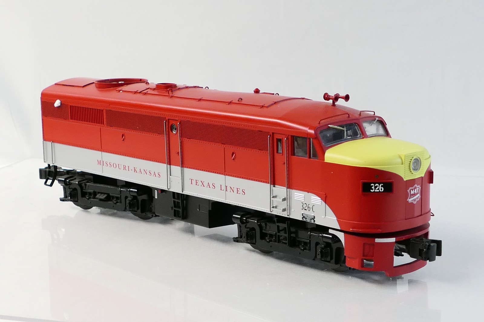 Lionel 38182 O MKT Scale FA (Non powered) FB Locomotive Set MKT