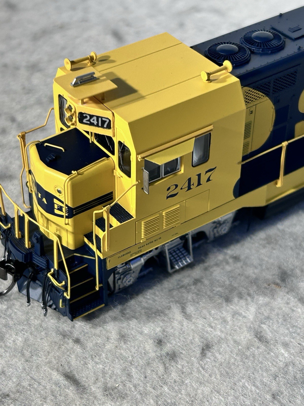 Beautiful Rapido Santa FeRR EMD CF-7 #2494 DC/Silent DCC Ready HO