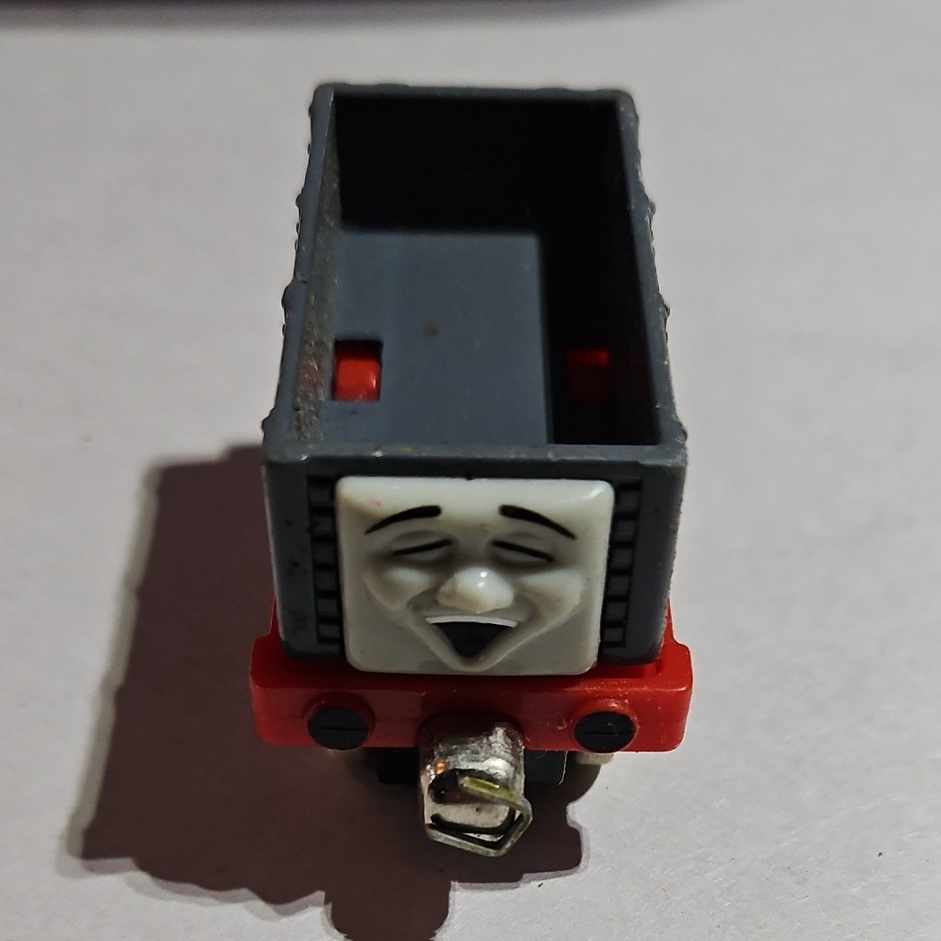 Thomas & Friends HO 1:87 Diesel Locomotive Analog Plastic Gray/Red/Black/White