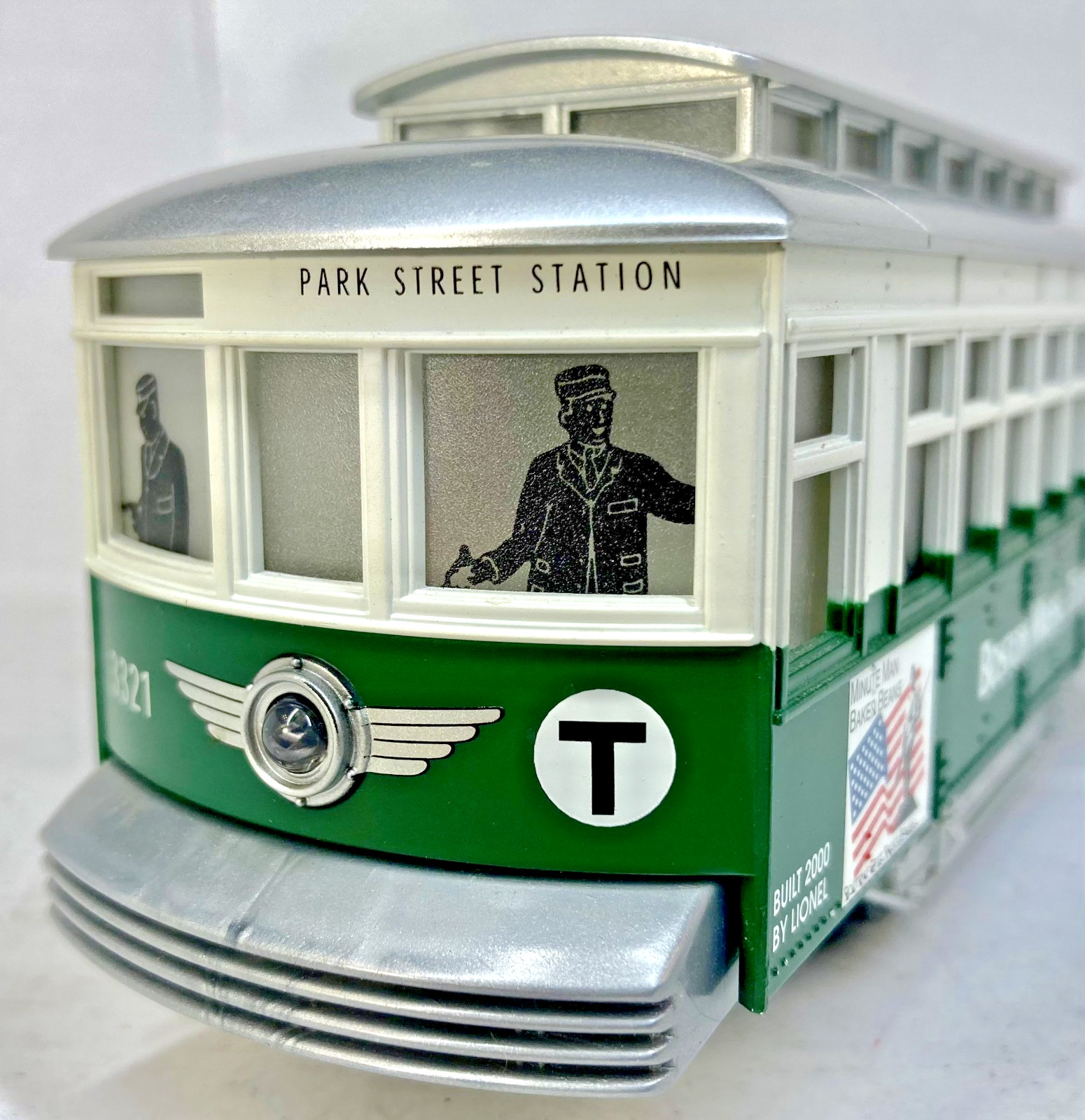 Lionel No. 3321 (18452) Reversing (Motorized Bump & Go) Boston Transit Trolley !