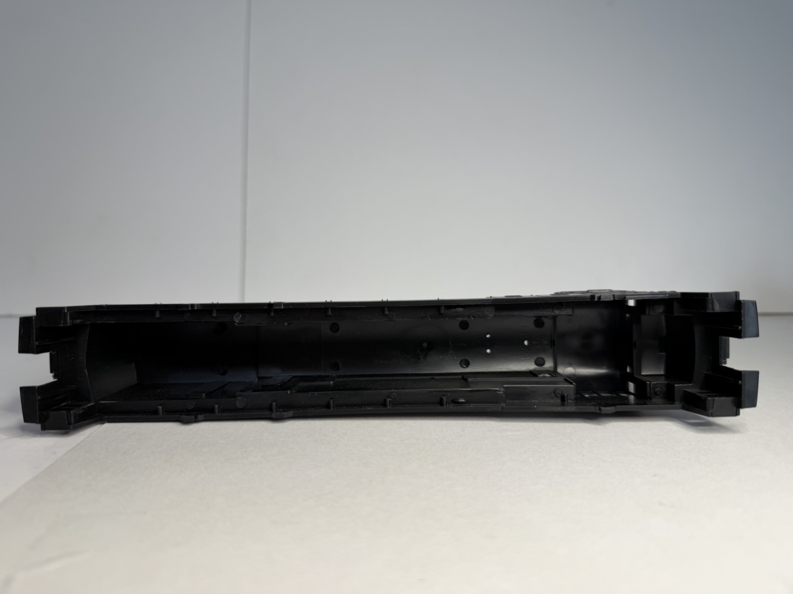 Athearn HO Scale GE U30-B Undecorated Locomotive Shell