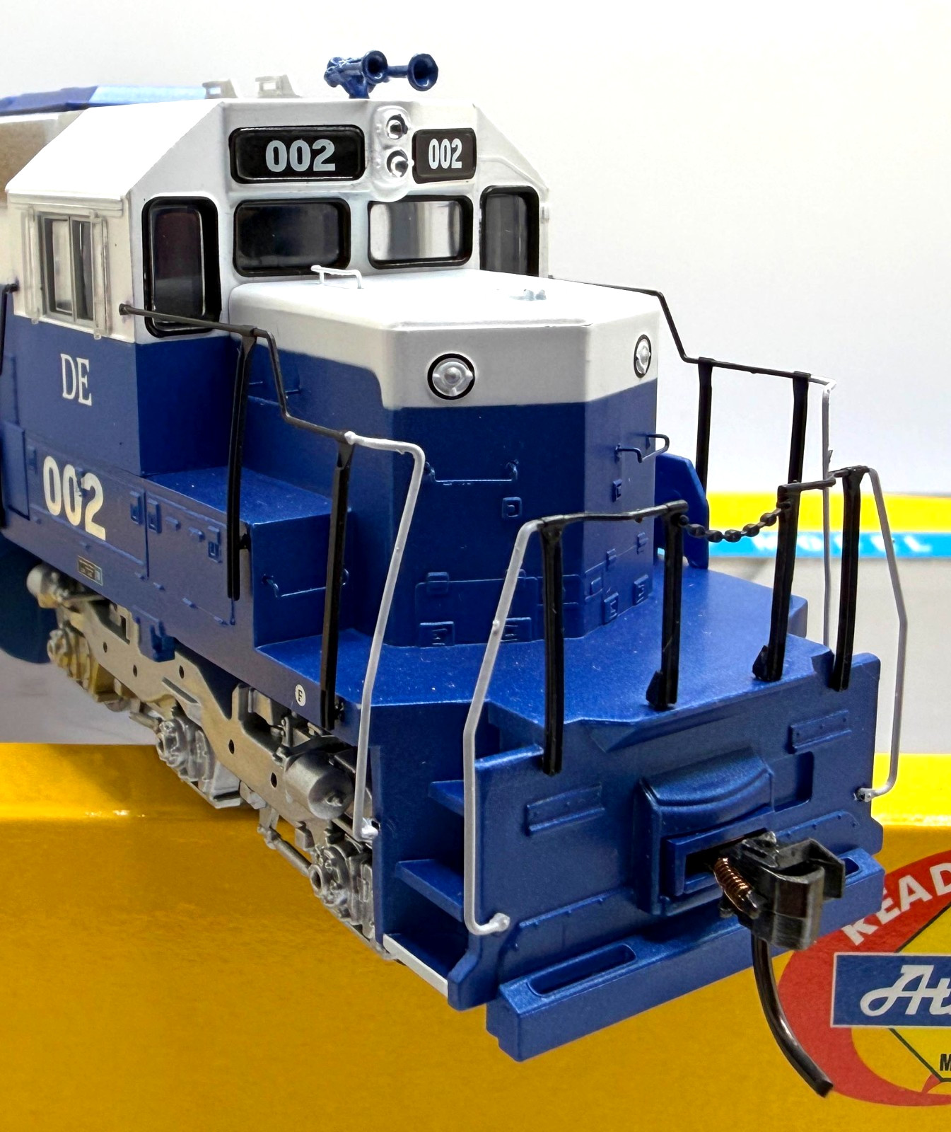 HO ATHEARN 89867 SD40 DETROIT EDISON DE # 002 DCC QUICK PLUG EQUIPPED