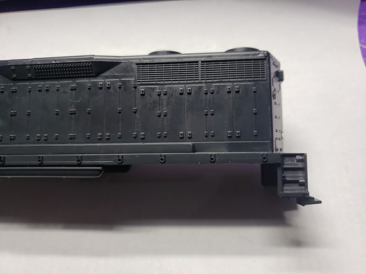 GP35 ATHEARN UNDECORATED SHELL ONLY Diesel LOCOMOTIVE Good condition