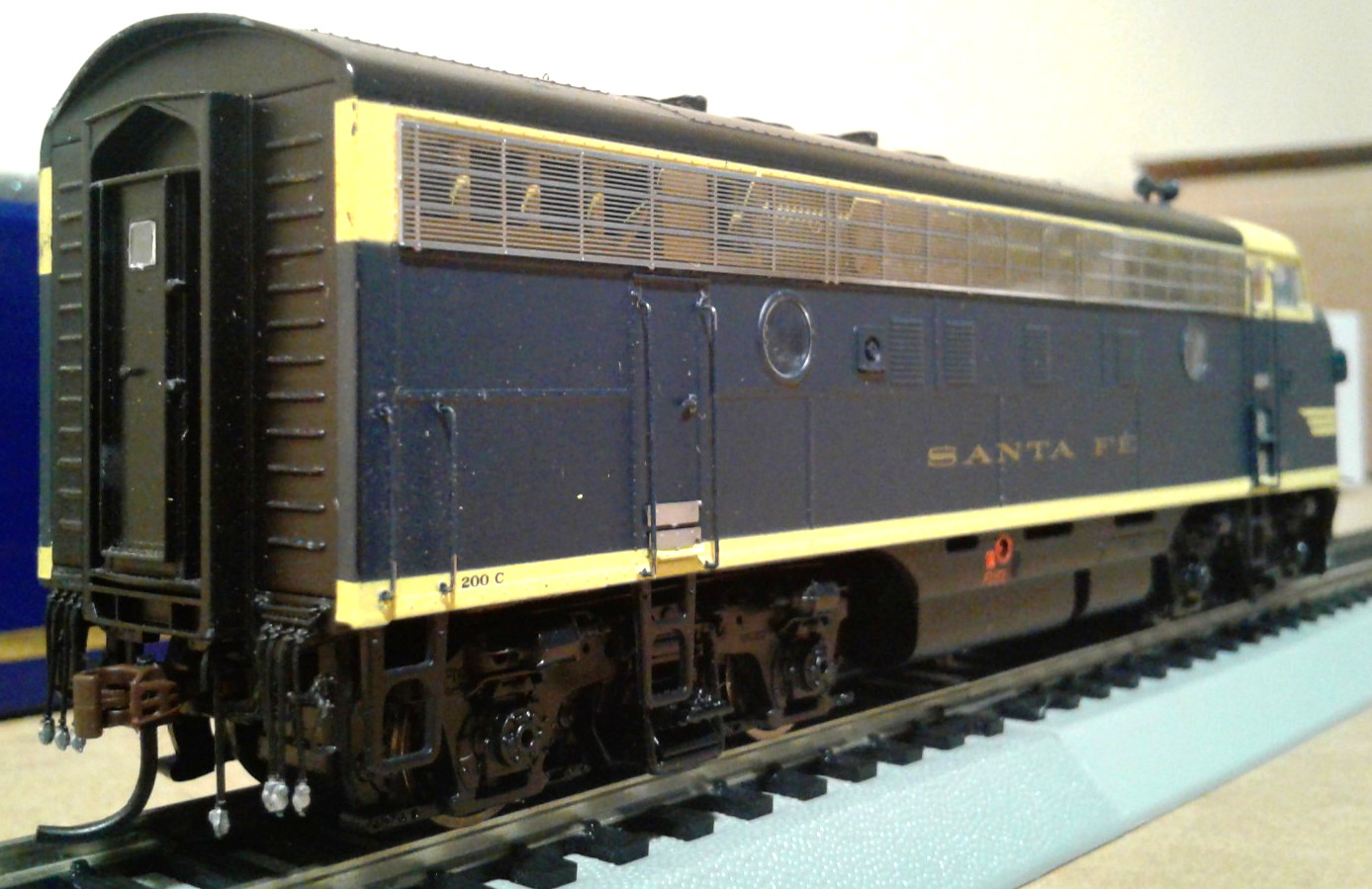 HO SCALE ATHEARN GENESIS EMD F3A SANTA FE ATSF #200C G22610 DCC & SOUND