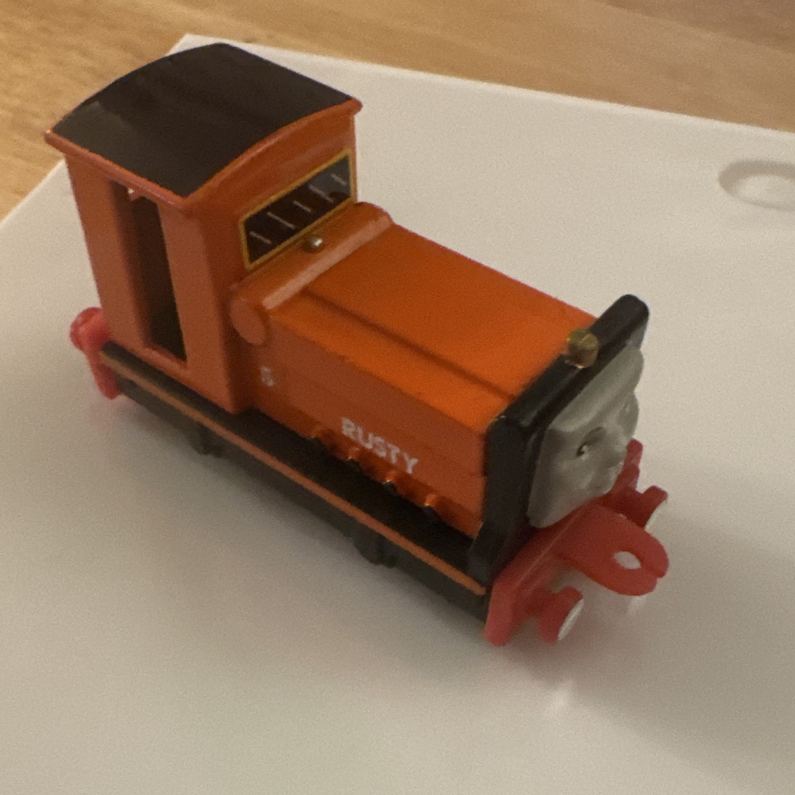 Rusty OO Gauge Analog Diesel Locomotive Engine, Orange/Black/Red/Gray