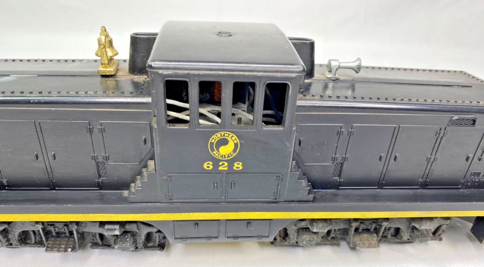 Lionel 628 Northern Pacific 027 Diesel Switcher 44-Ton Center Cab Postwar