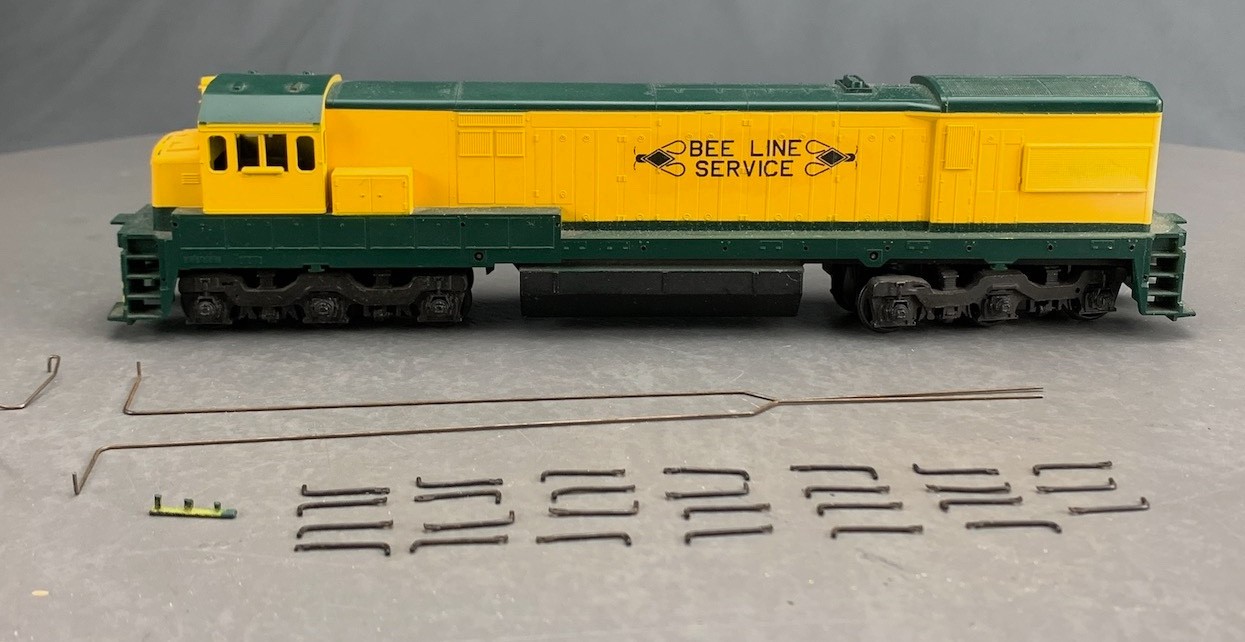 HO Athearn Reading Bee-Line U30-C Diesel Locomotive Unpowered Kit HO8524