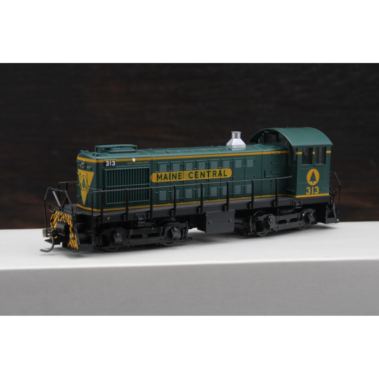 Atlas HO Scale Alco S-4 Diesel Switcher Maine Central 313 Locomotive 8753 Boxed