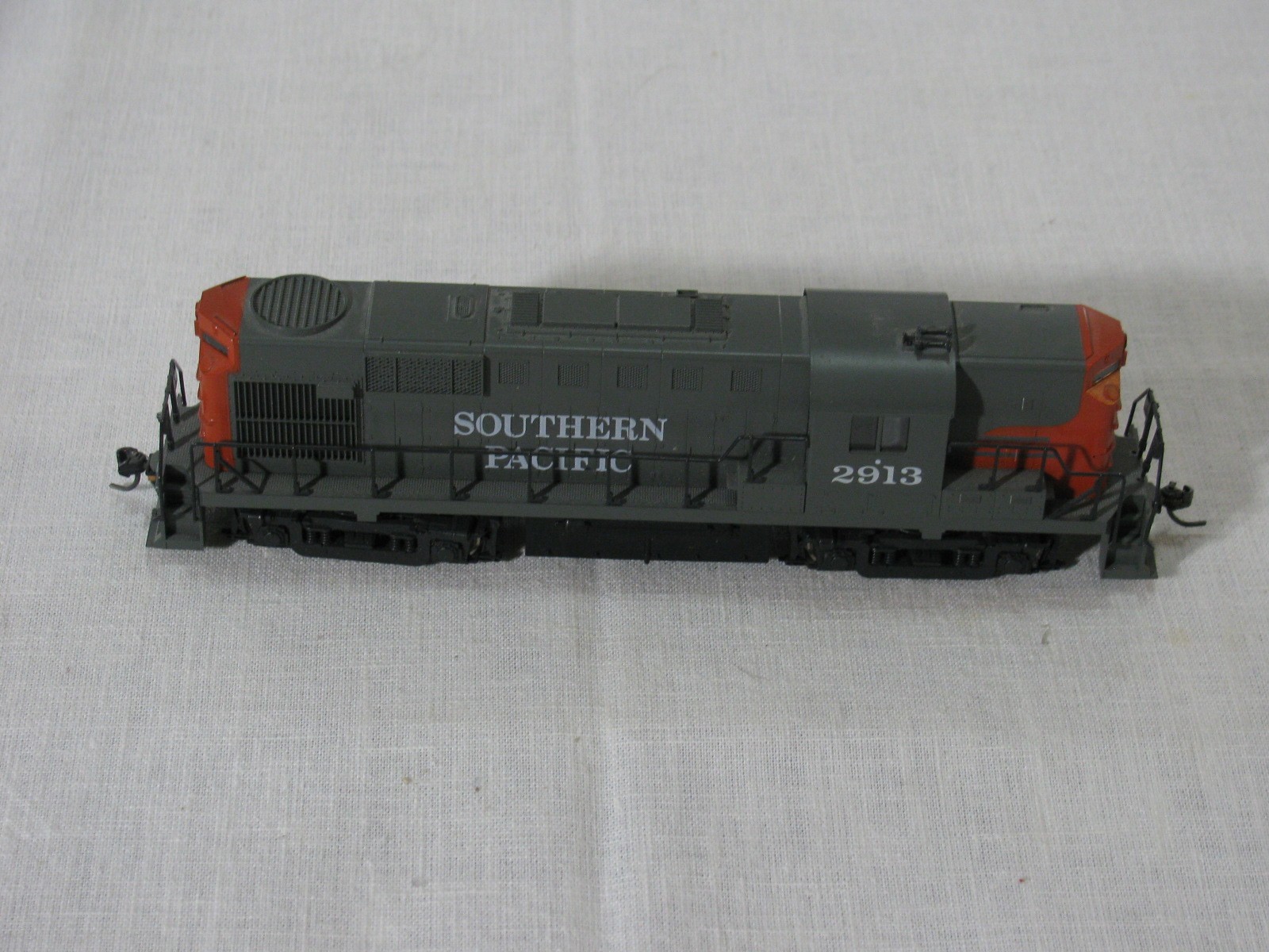 Vtg Atlas HO Scale RS-11 Diesel Loco 7093, Southern Pacific 2913,Tested,Kadees a