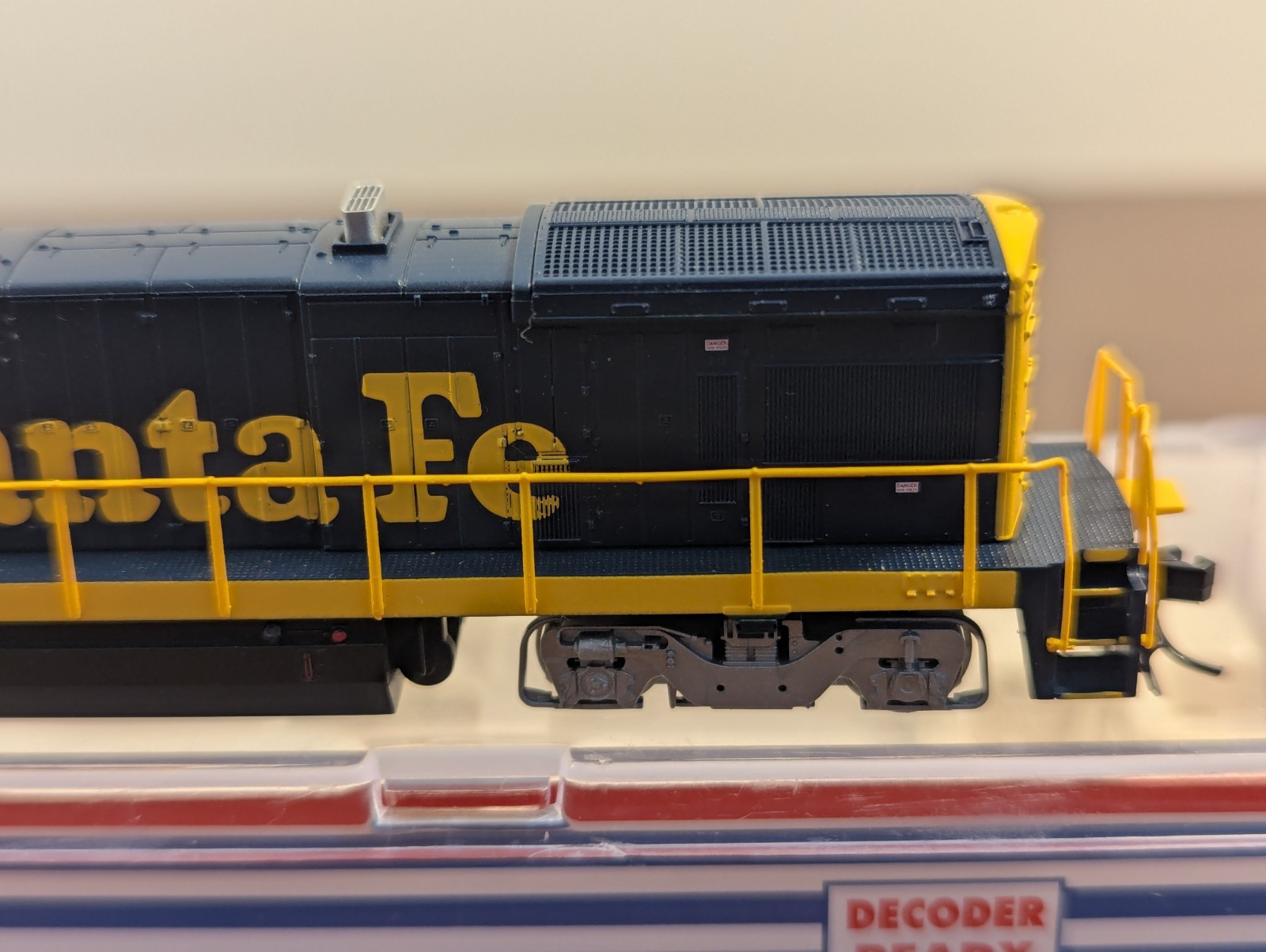 Atlas N Scale GE B23-7 Santa Fe #6365 DCC Ready