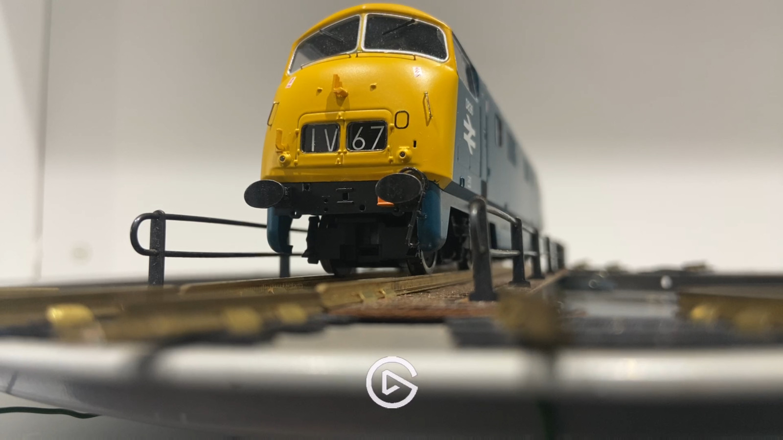 Bachmann Branchline 32-067A Class 43 Warship D836 in BR Blue DCC Ready Led Light