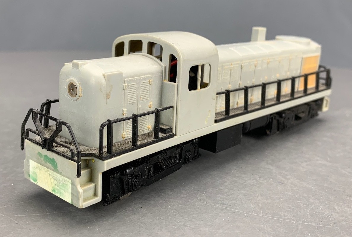 HO AHM Alco RS-2 Diesel Locomotive Undecorated DNR HO8601