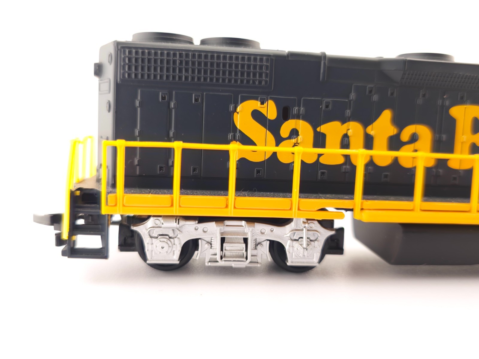 Life-Like HO Scale Santa Fe GP38 DUMMY Diesel Locomotive #3600 Model Train