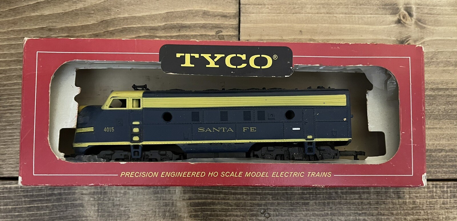 Train Engine Locomotive Lot/5 HO, Hobby Transformer, and 36 Tracks (Untested)